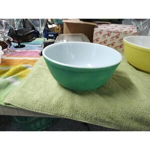 Vintage Pyrex Green Mixing Bowl